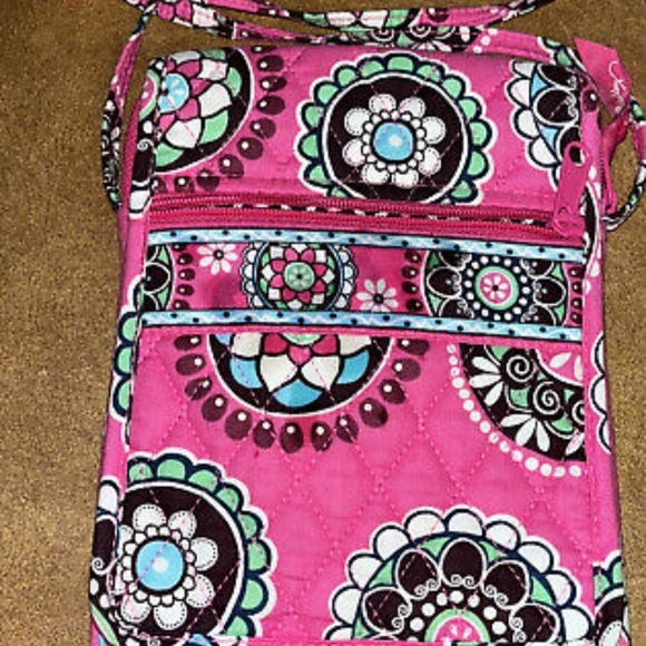 Vera Bradley Handbags - VERA BRADLEY CROSSBODY PURSE AND SHOPPING BAG.